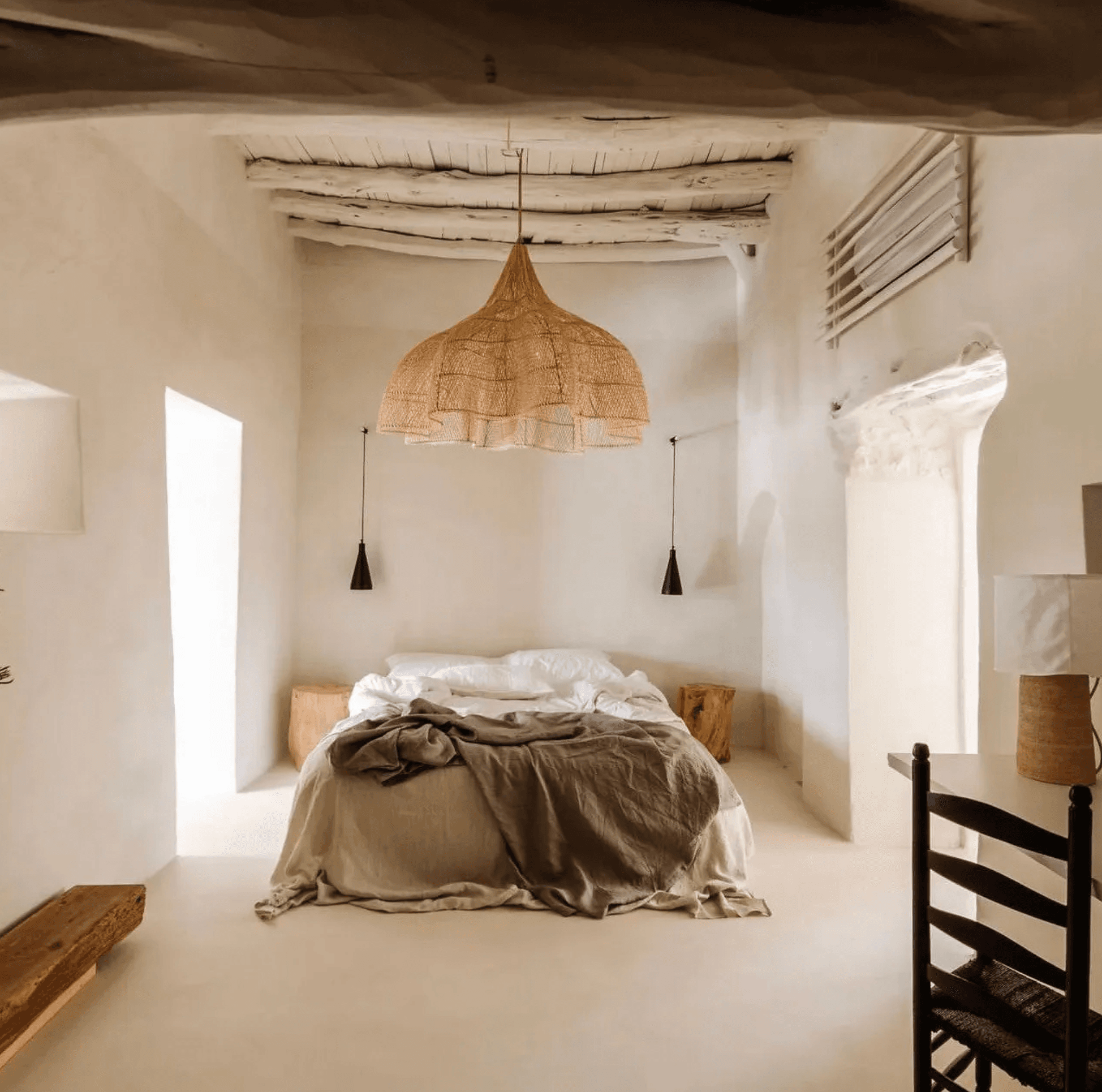 Woven Pendant Lamp - LOTOSS - View in a room